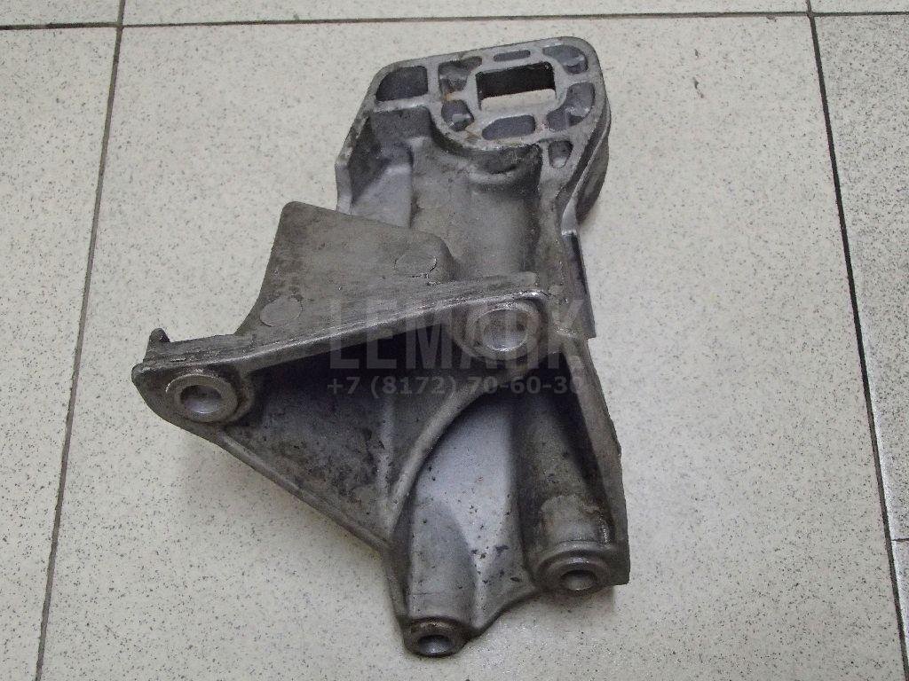 Кронштейн двигателя левый