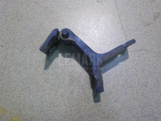 Петля двери задней правой верхняя