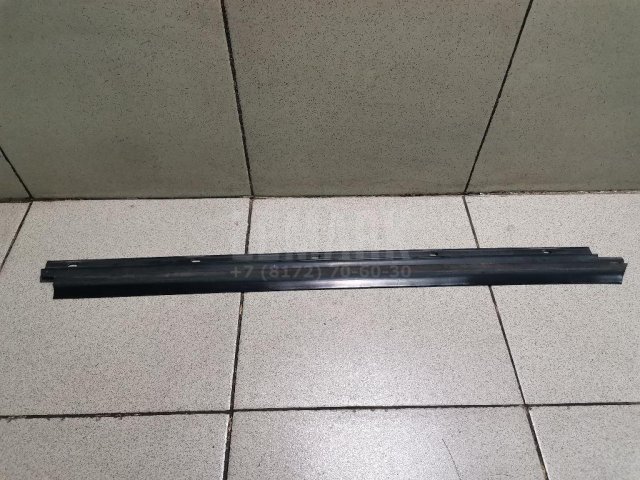 Накладка стекла заднего правого