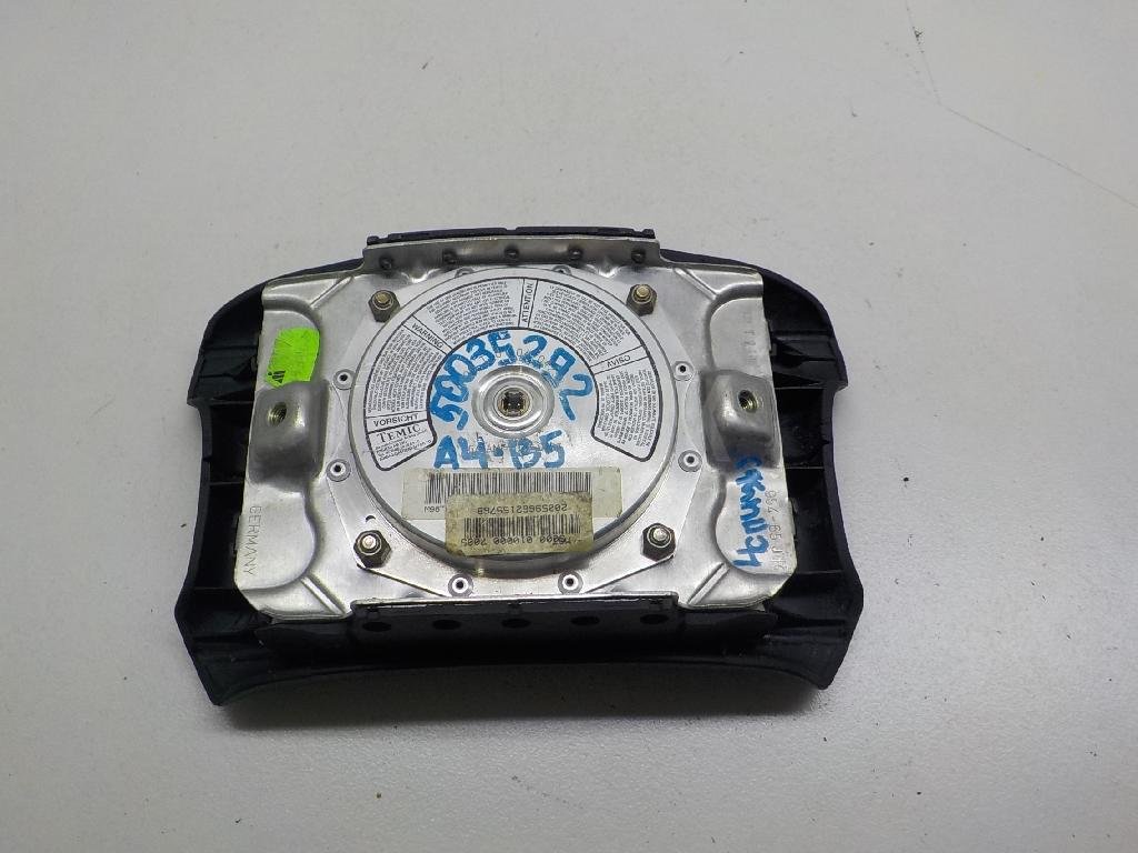 Подушка безопасности в рулевое колесо