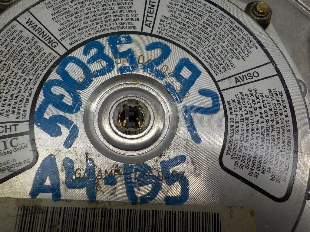 Подушка безопасности в рулевое колесо