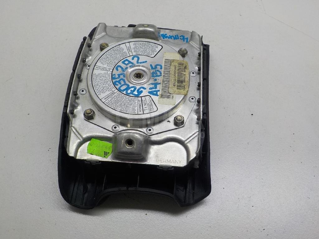 Подушка безопасности в рулевое колесо