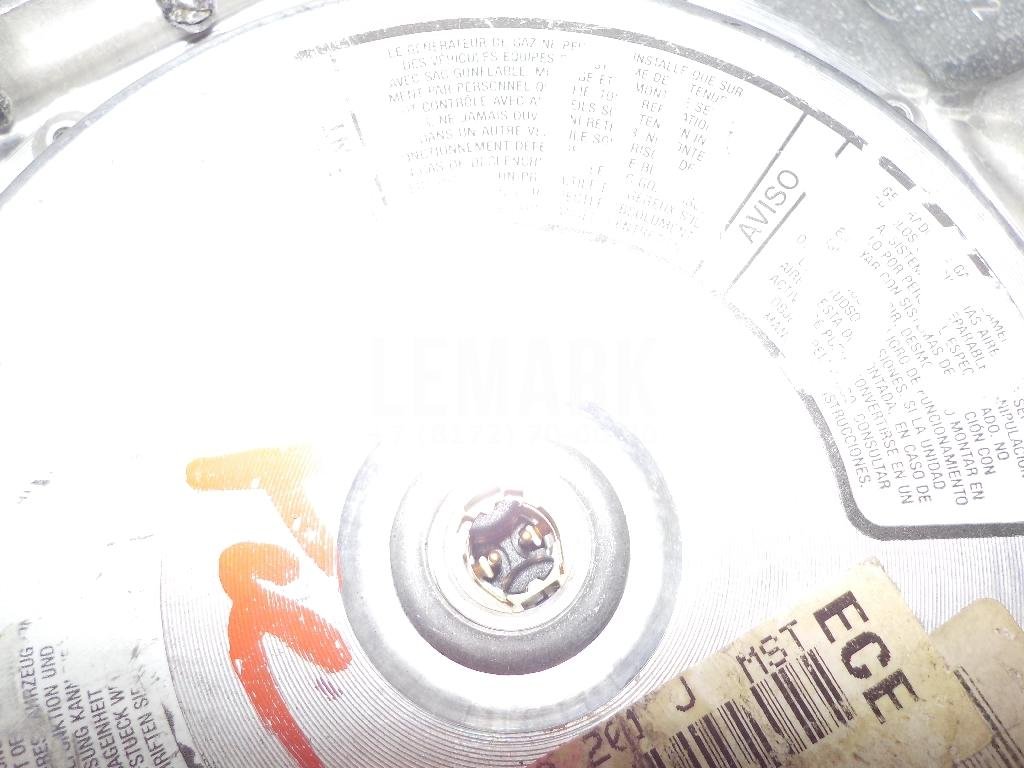 Подушка безопасности в рулевое колесо