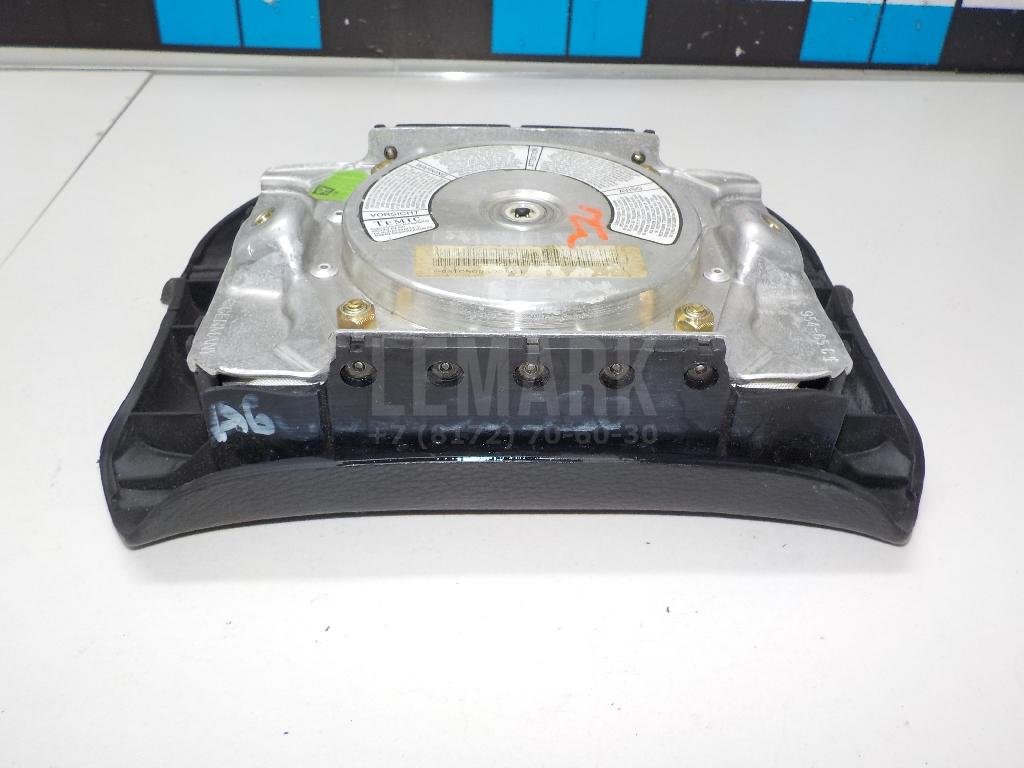 Подушка безопасности в рулевое колесо