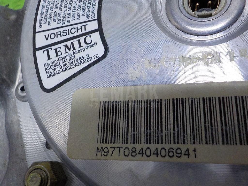 Подушка безопасности в рулевое колесо