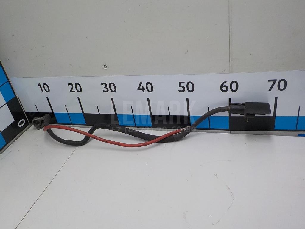 Клемма аккумулятора плюс