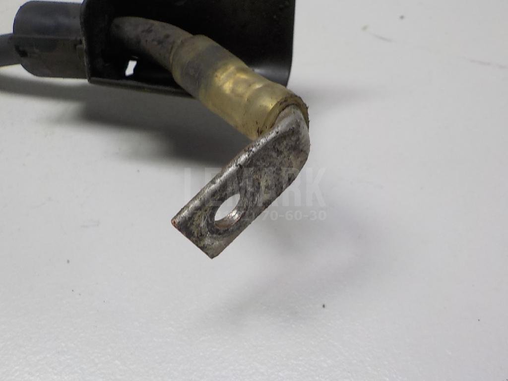 Клемма аккумулятора плюс