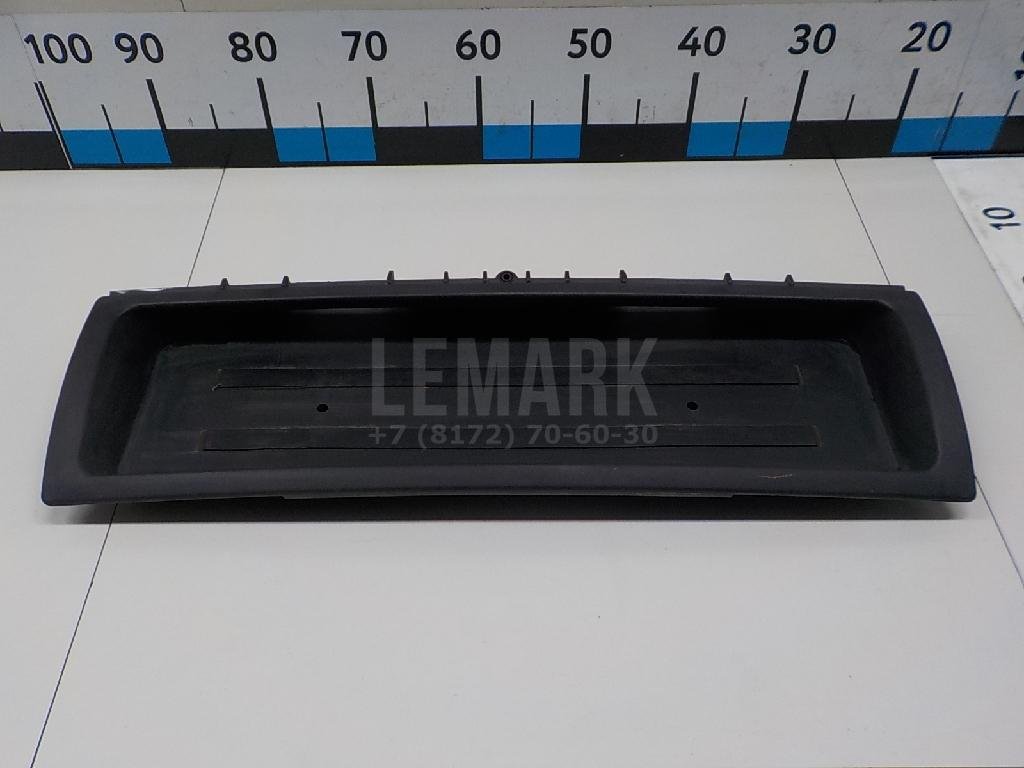 Накладка крышки багажника