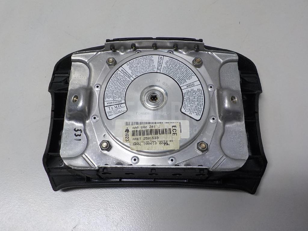 Подушка безопасности в рулевое колесо