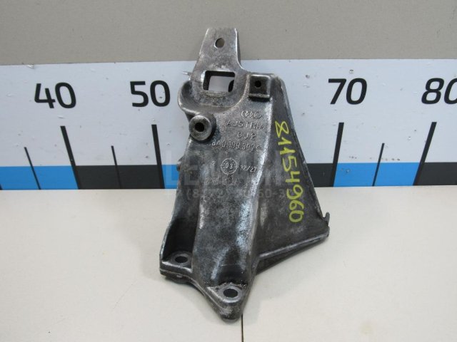 Кронштейн двигателя левый