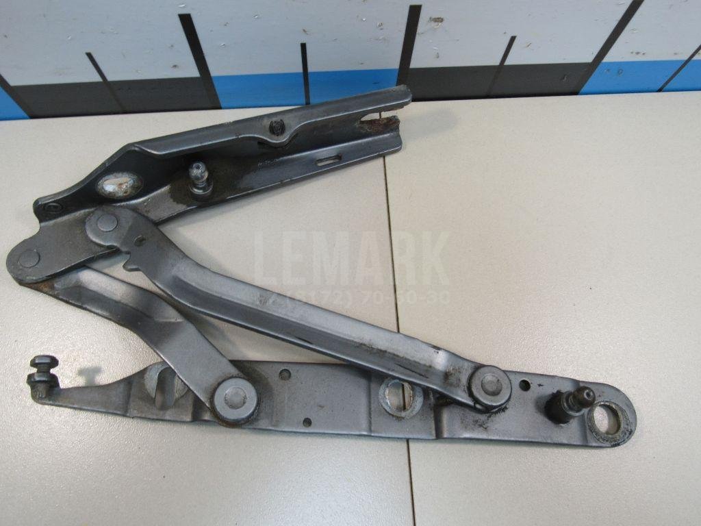 Петля крышки багажника