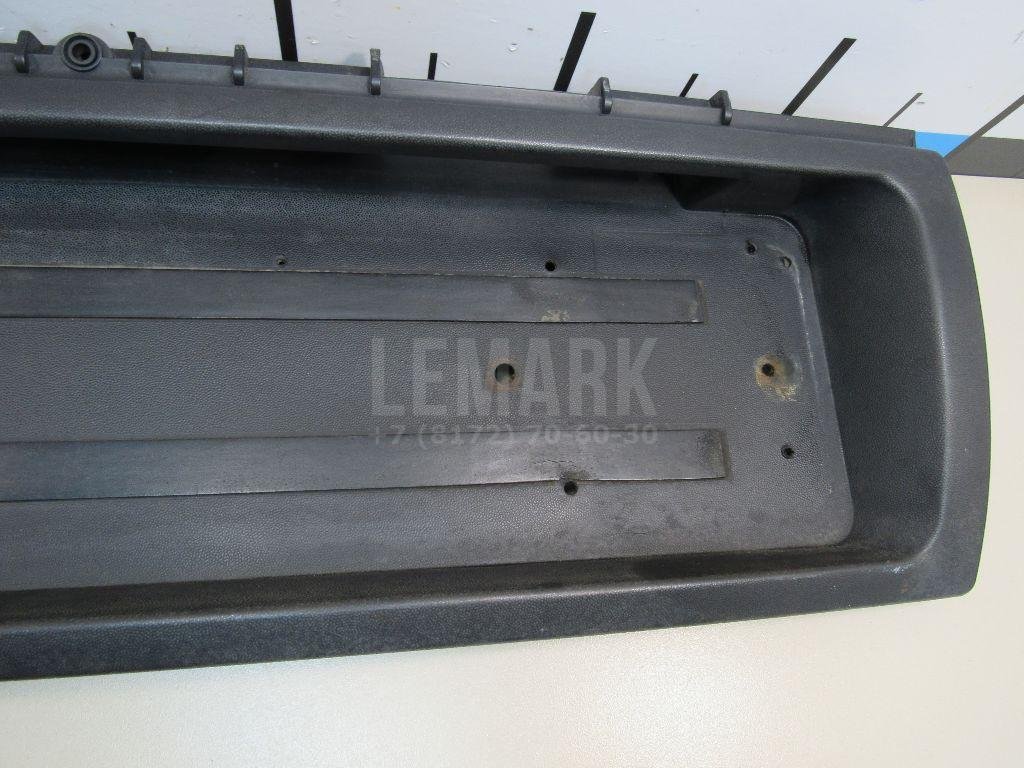 Накладка крышки багажника