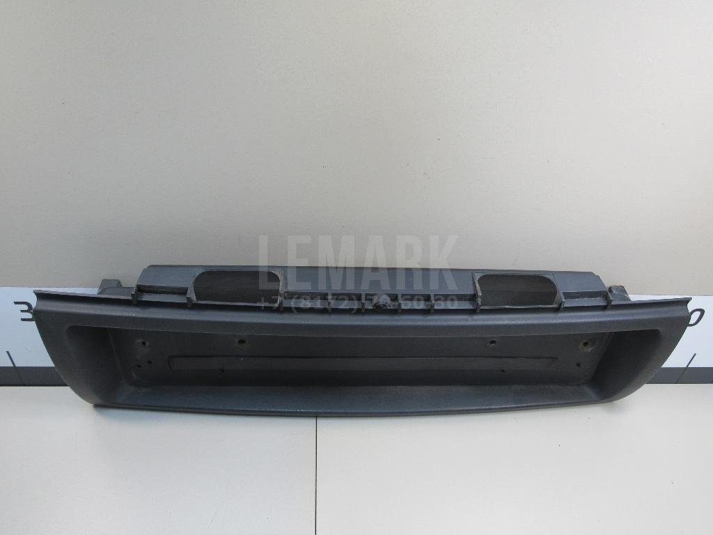 Накладка крышки багажника