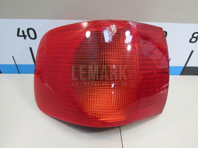 Фонарь задний наружный левый