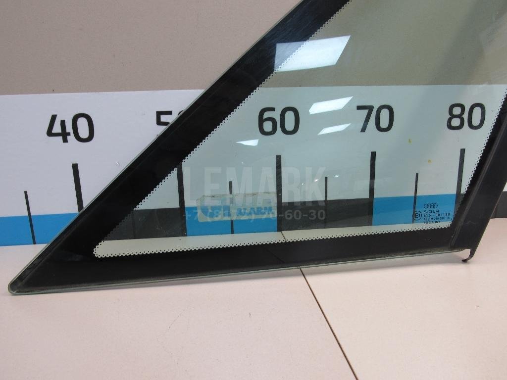 Стекло двери задней правой (форточка)