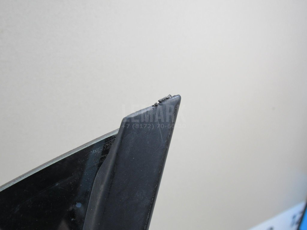 Стекло двери задней правой (форточка)