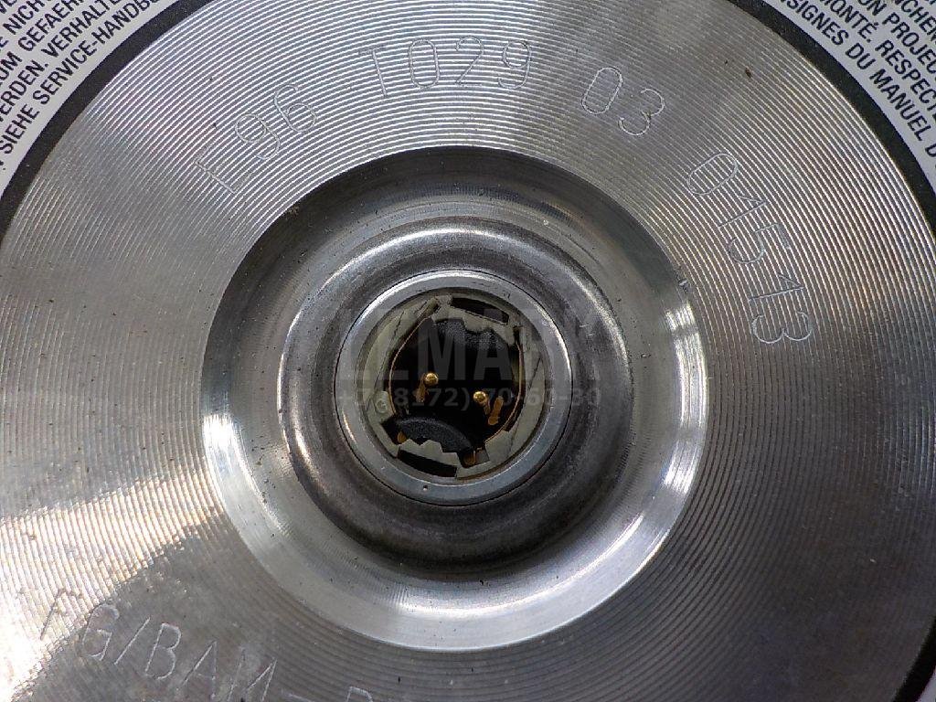 Подушка безопасности в рулевое колесо