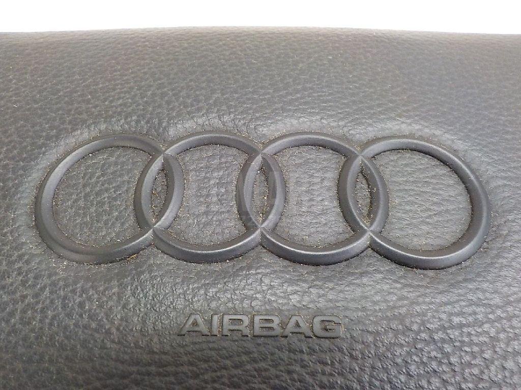 Подушка безопасности в рулевое колесо