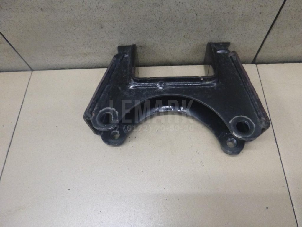 Кронштейн двигателя левый