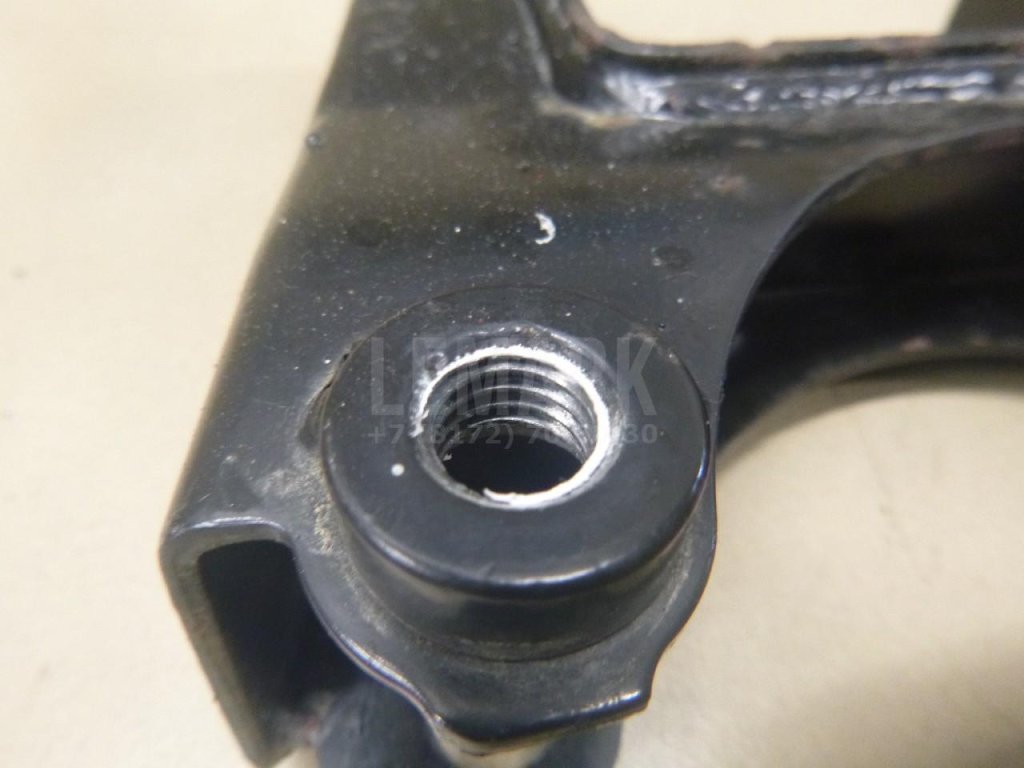 Кронштейн двигателя левый