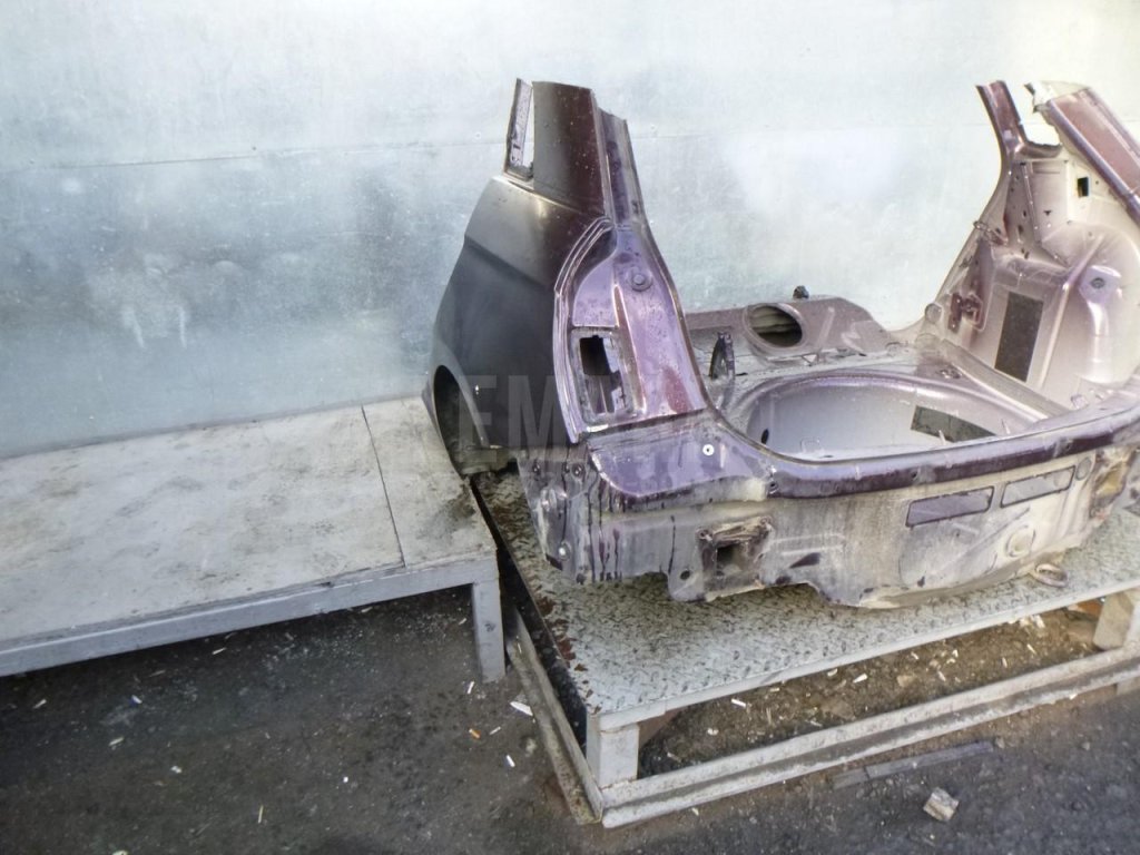 Панель задняя