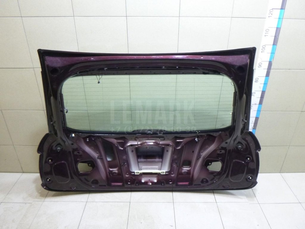 Дверь багажника со стеклом