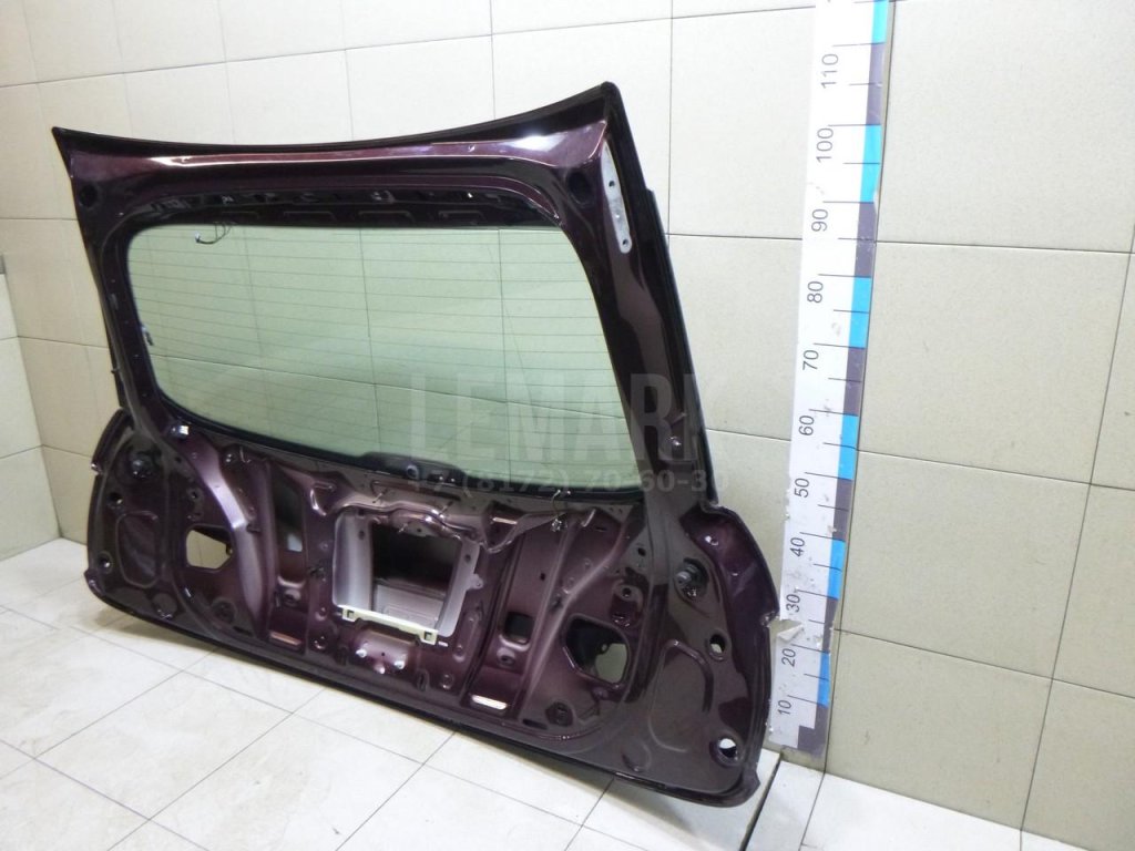 Дверь багажника со стеклом