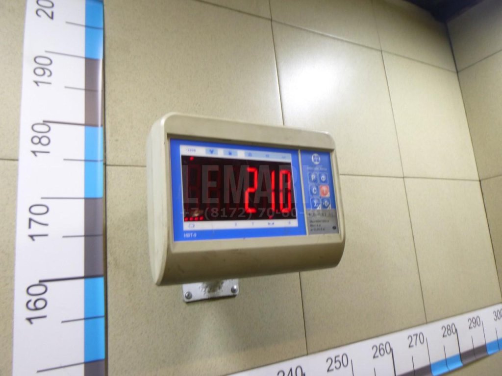 Дверь багажника со стеклом