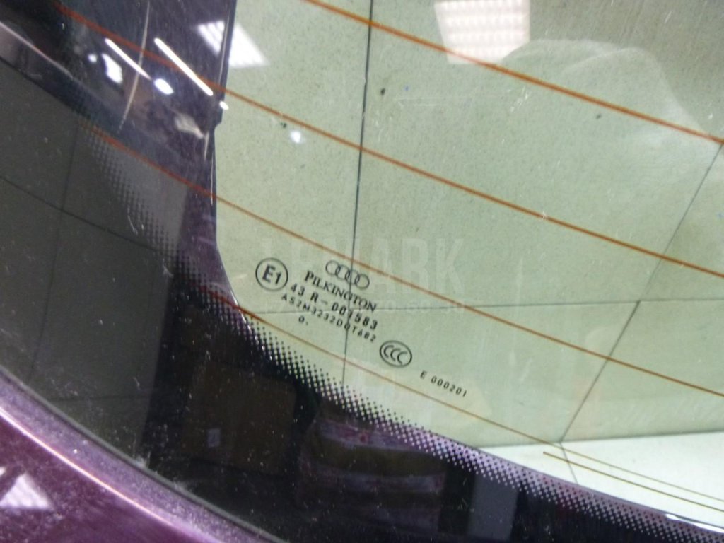 Дверь багажника со стеклом