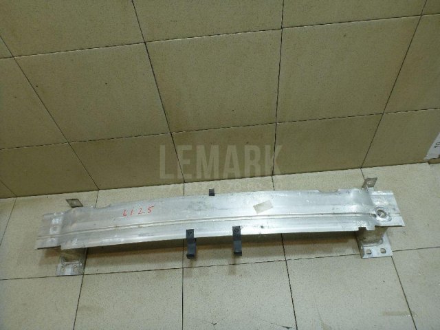 Усилитель переднего бампера