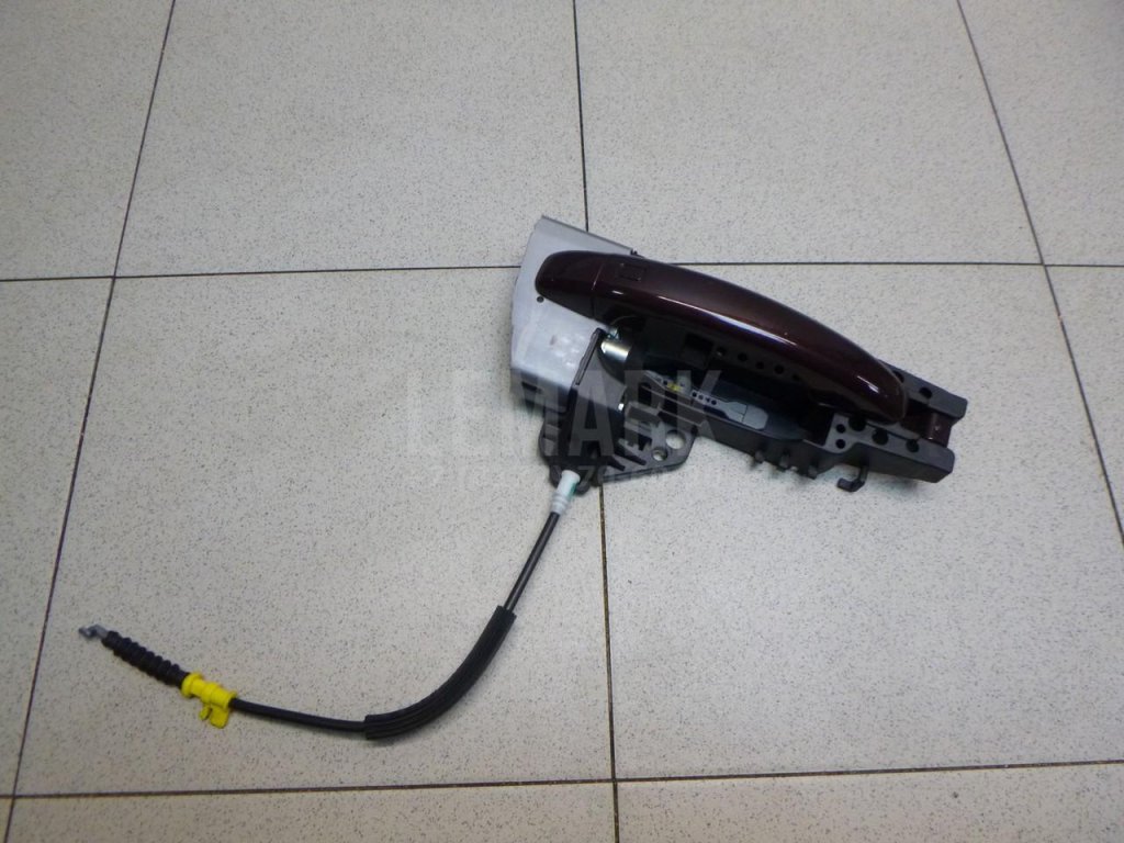 Ручка двери передней наружная правая