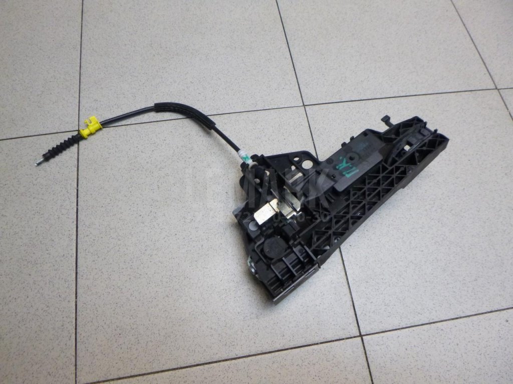 Ручка двери передней наружная правая