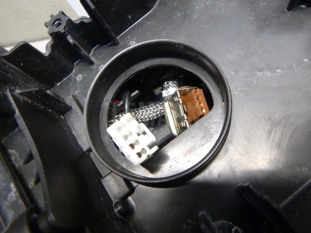 Фара правая