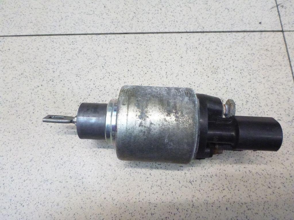 Реле втягивающее