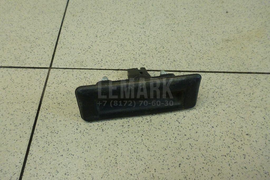 Кнопка открывания багажника