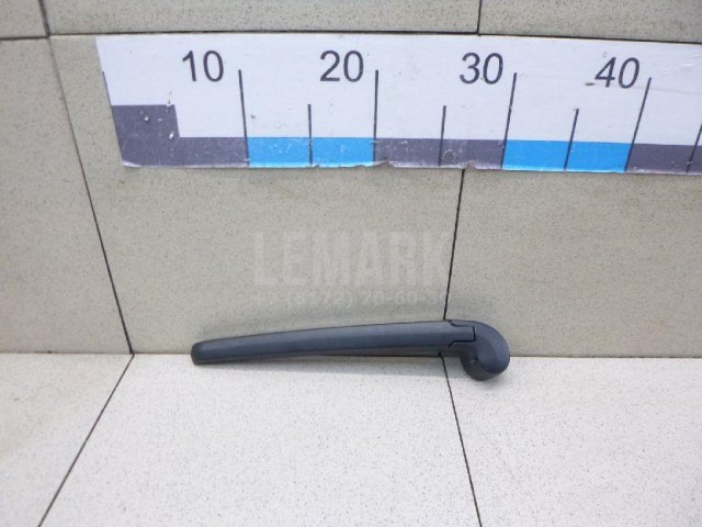 Поводок стеклоочистителя заднего