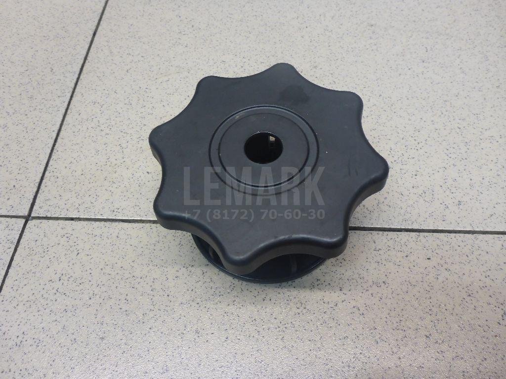 Болт крепления запасного колеса