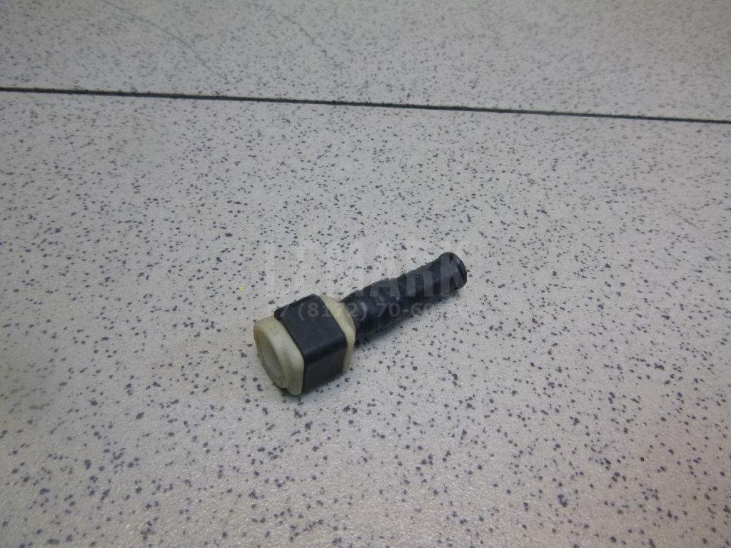 Штуцер трубки омывателя