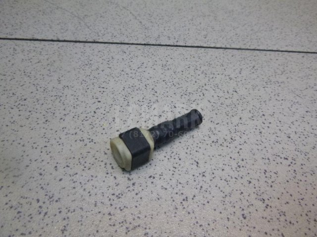 Штуцер трубки омывателя