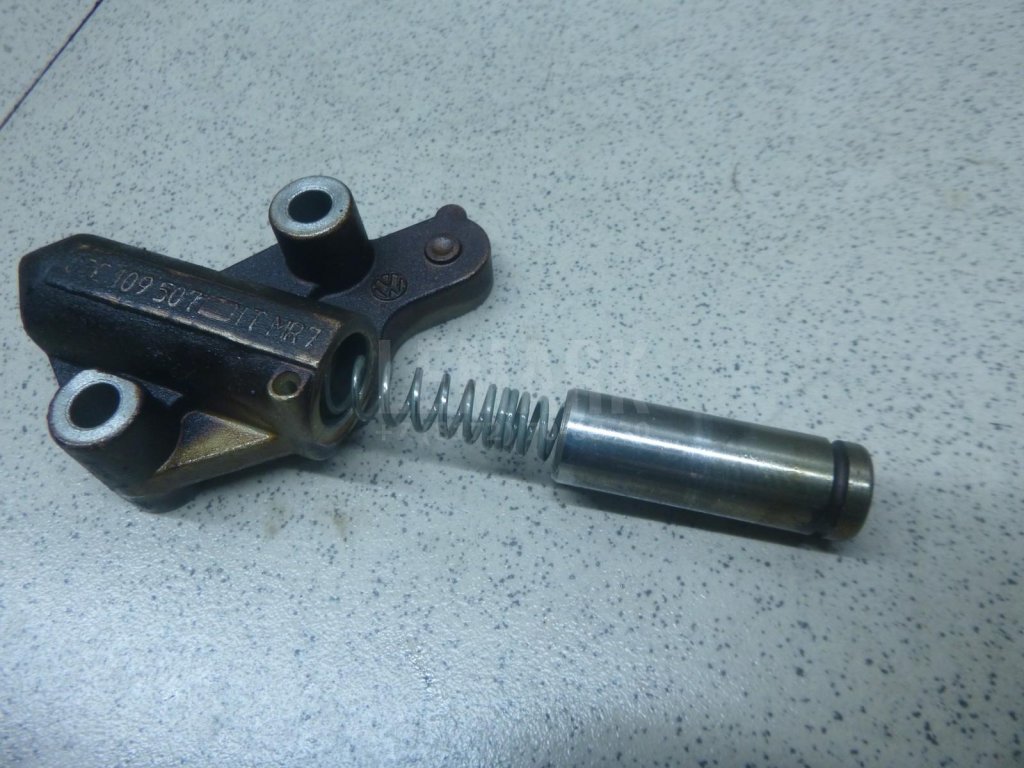 Натяжитель цепи