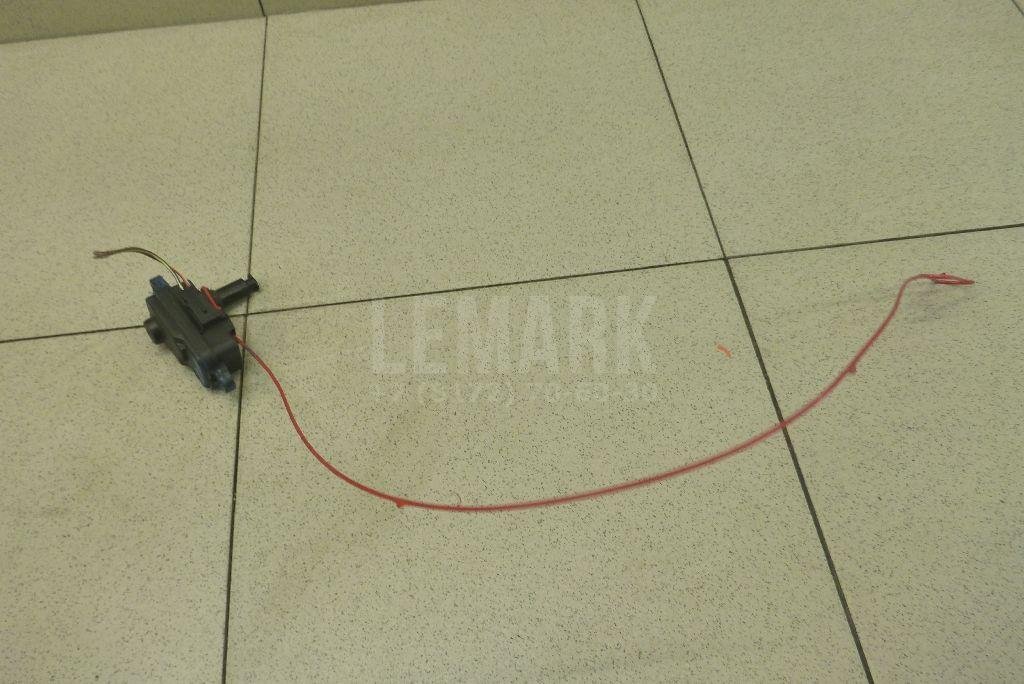 Активатор замка крышки бензобака