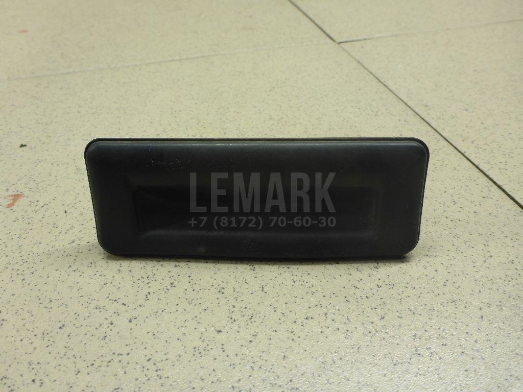 Кнопка открывания багажника