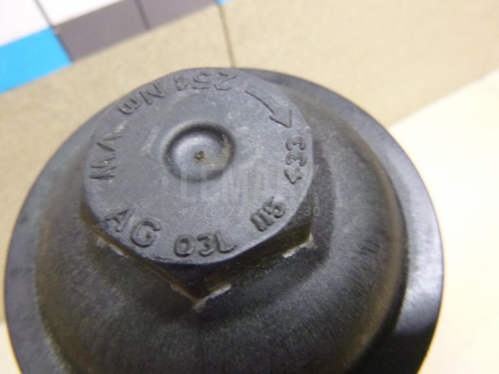 Крышка масляного фильтра