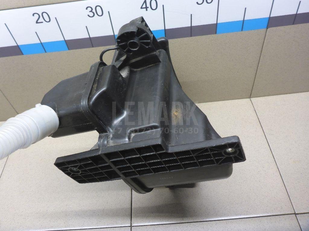 Бачок омывателя лобового стекла