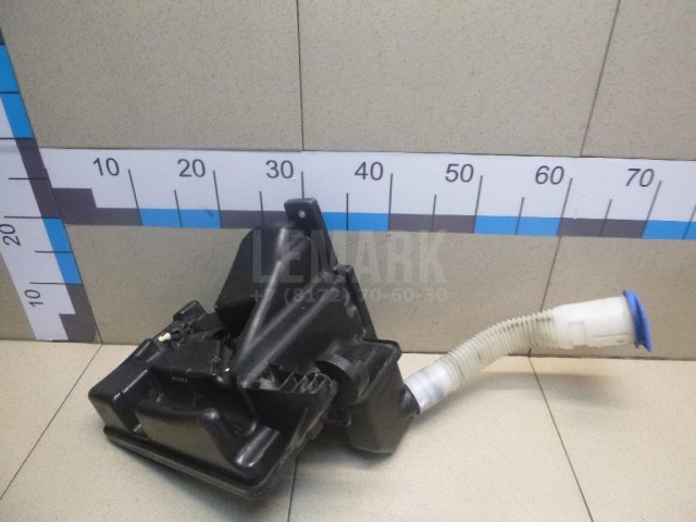 Бачок омывателя лобового стекла