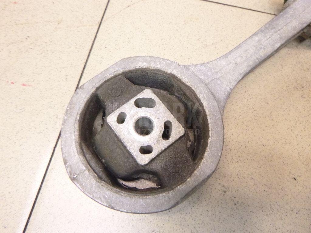 Опора двигателя задняя