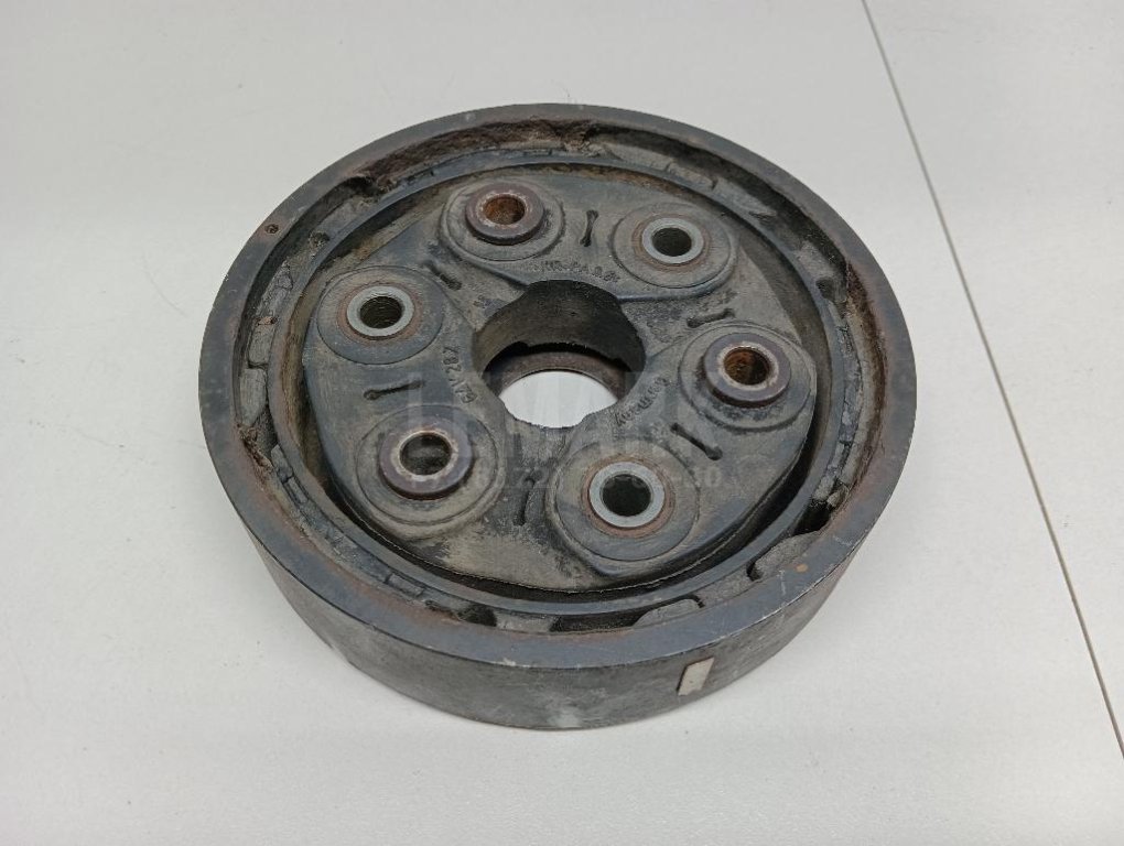 Муфта балансирная карданного вала