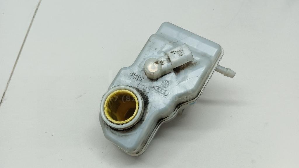 Бачок главного тормозного цилиндра