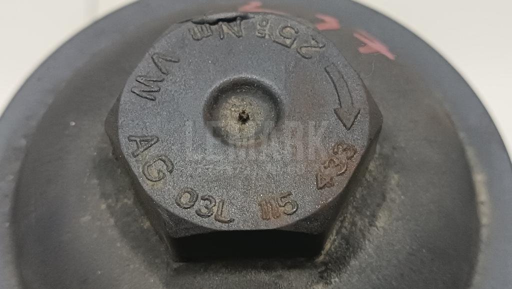 Крышка масляного фильтра