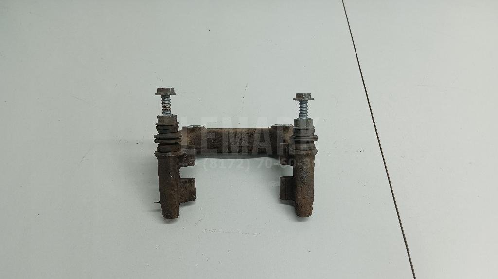 Скоба суппорта заднего правого